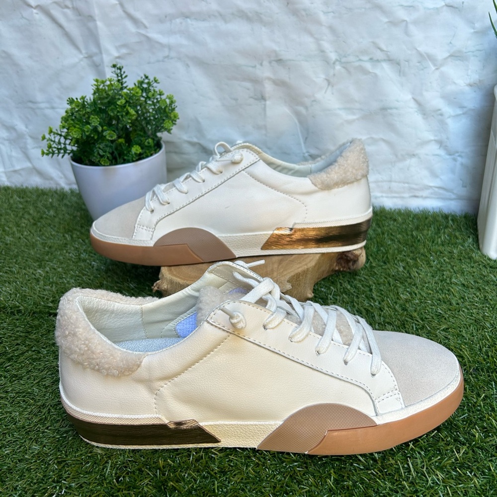 Dolce Vita Zina Plush Sneaker 
Women size 6 new 
$125 
White/Tan Leather